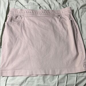 Kim Rodger’s sand color skort size 18